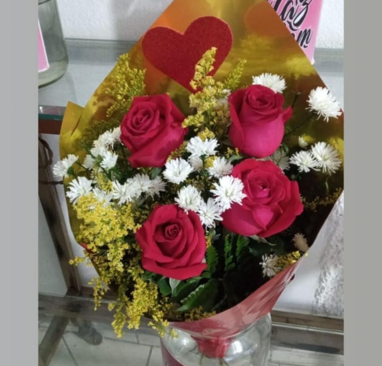 Ramalhete C/04 Rosas